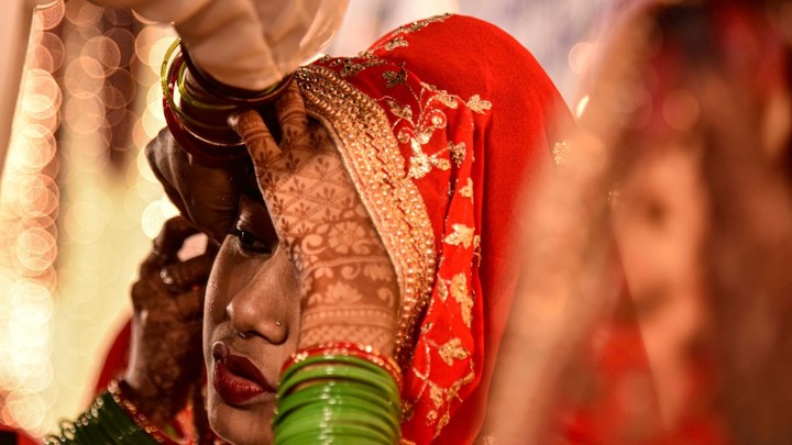 Загадочная трагедия в Индии: Молодожёны умерли в первую брачную ночь