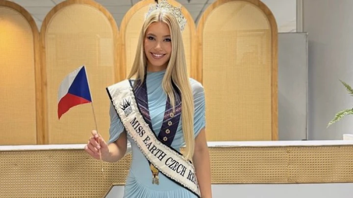 Модель из Чехии Натали Пушкинова завоевала титул «Мисс Земля»