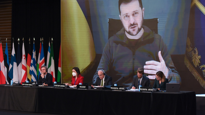 Безумный Гитлер угодил в русскую ловушку. Военный эксперт призвал смотреть в оба