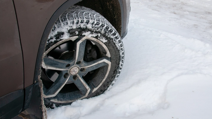 Кошельки тоньше, резина глубже: с декабря в России — новые дорожные штрафы