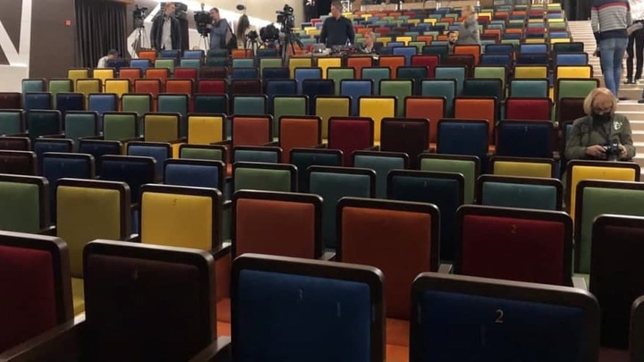 Кресла с двойным дном установили в Челябинске в зале детской филармонии