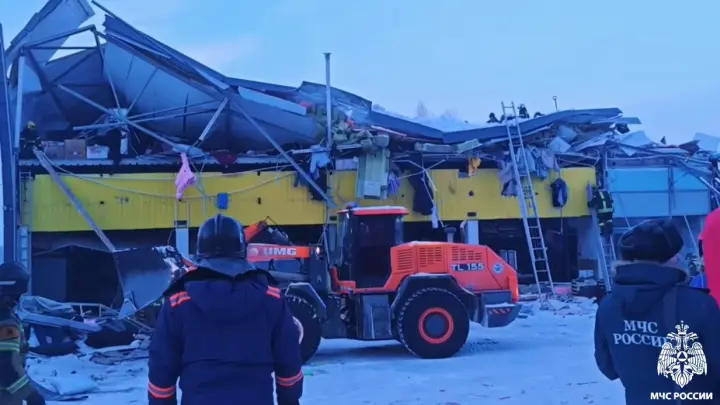 Губернатор Травников рассказал о ситуации после обрушения ТЦ в Новосибирске