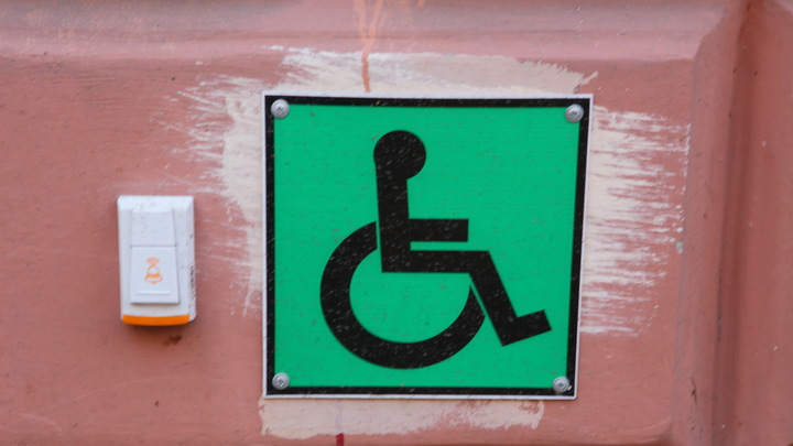 Знак Инвалид получать больше не нужно: камеры всё равно не умеют их распознавать