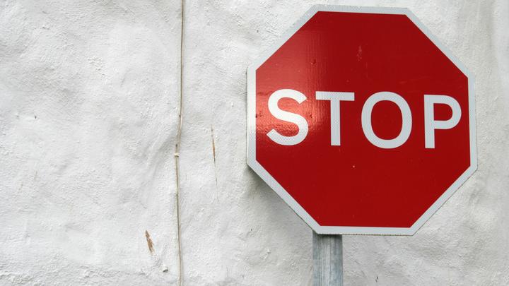 Побег из Европы: Француз пошёл на таран, чтобы срочно попасть в Россию