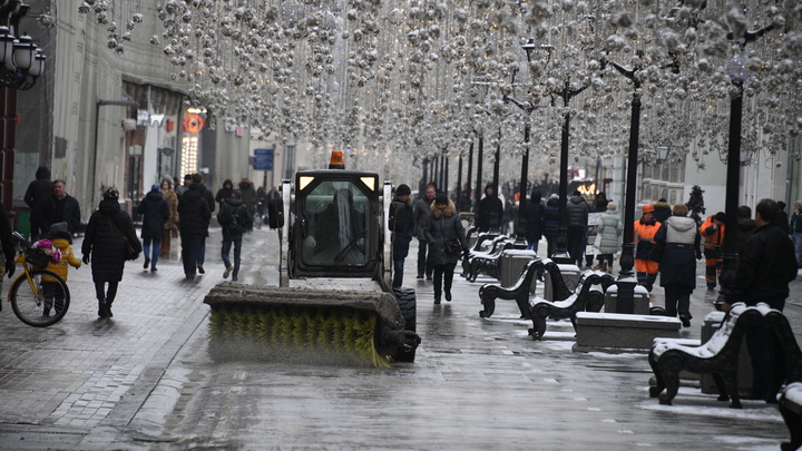 В Москве ищут педофила, пристававшего к 15-летней девочке в центре города
