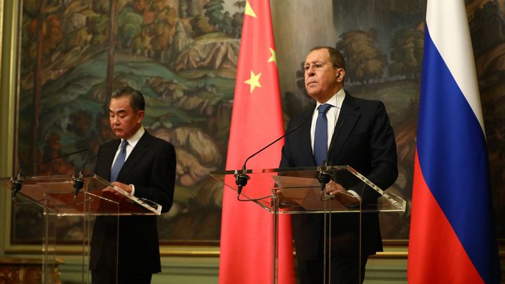 Возомнили себя гегемонами. Сергей Лавров оценил военную помощь англосаксов Киеву