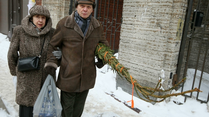 Вдову Эдуарда Хиля проводили в последний путь на Смоленском кладбище