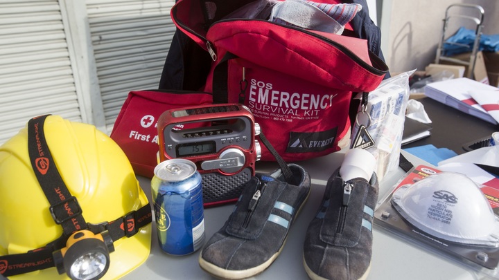 Продажи выросли в десять раз: Шведы массово скупают наборы для выживания