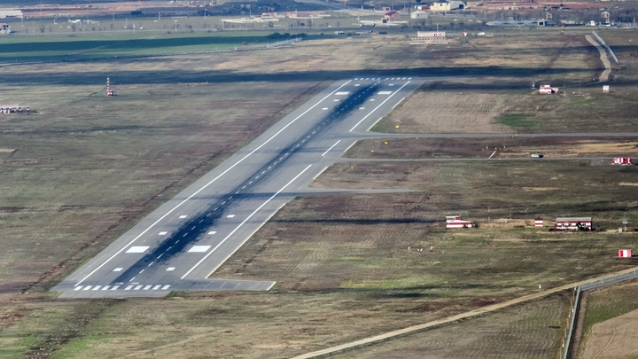 Беспорядки в Махачкале - в аэропорту глушат связь. Прямая трансляция