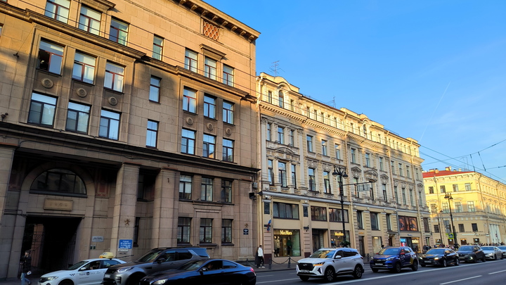На руках - кровь русского солдата: В Петербурге обнаружили пугающее послание