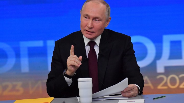 Настоящий героизм. Путин рассказал о работе сотрудников предприятий на передовой