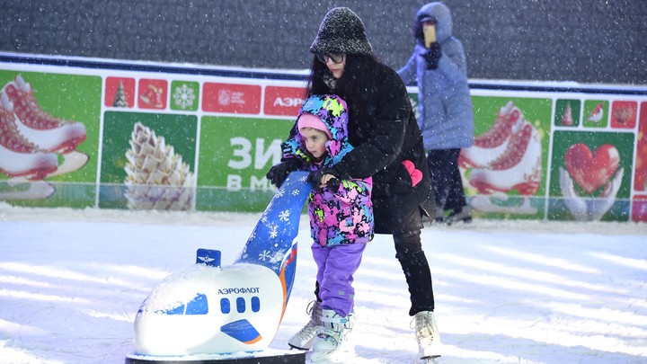 Звезда конькобежного спорта высоко оценила катки проекта Зима в Москве