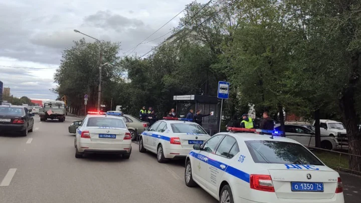 Угрожал водителю ножом: в Магнитогорске мужчина завладел чужим автомобилем
