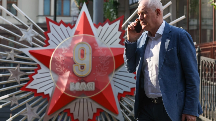 Кто такая Алиса Боха: совладелица бренда Монохром зла на Парад Победы