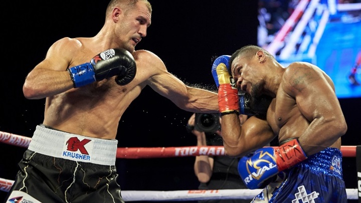 Ковалёв взял реванш у Альвареса и вернул пояс WBO