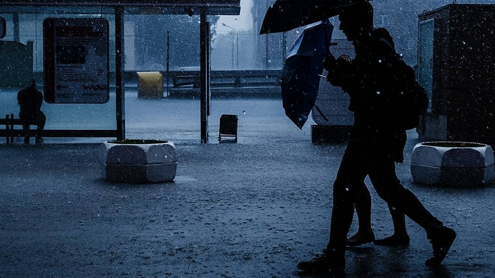 МЧС выпустило экстренное предупреждение о ливнях с градом и сильном ветре в ночь на 23 июля