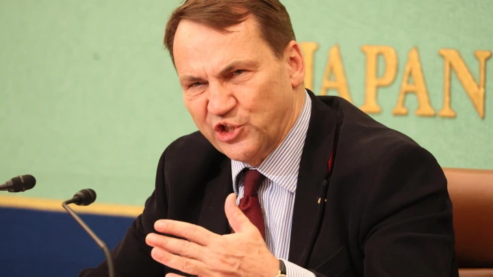 Польский министр бравирует дерзостью в адрес России: Москве посоветовали выслушать молча