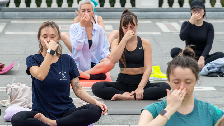 Выходные с пользой: фестиваль йоги ждёт читинцев на площади Ленина
