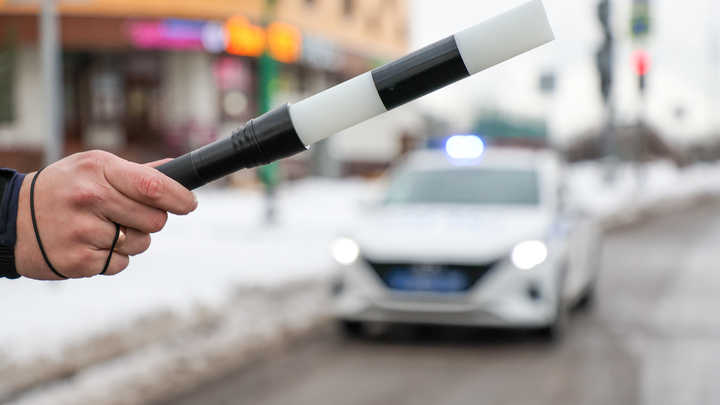 Что делать, если инспектор ГАИ хочет проверить ваш телефон?