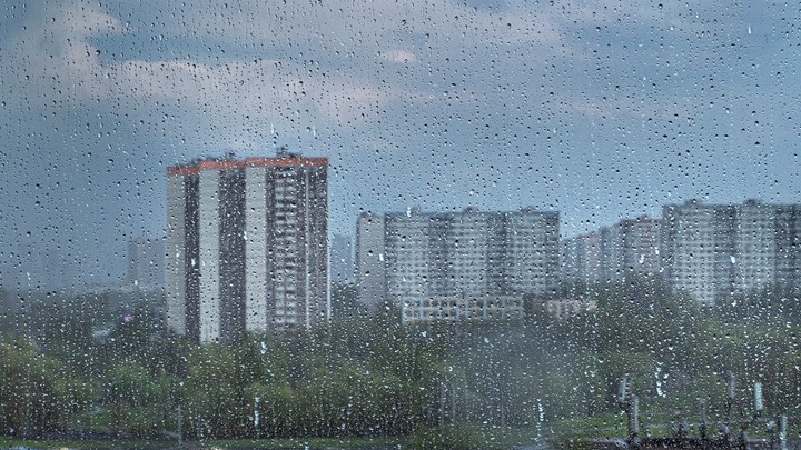 Ура, дождь: в Челябинске Ленинский район захлебывается от воды