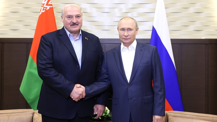 Китайцы восхитились манёвром Путина и Лукашенко против Запада