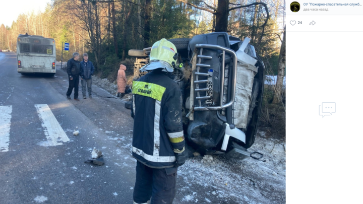 Не удалось обогнать автобус: в ДТП с маршруткой в Ленобласти пострадали три человека