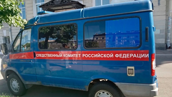 Силовики обыскали кабинеты Управления по вопросам миграции в Петербурге