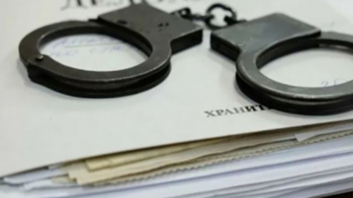 В Самаре бывший директор школы искусств 17 лет присваивала себе зарплату сотрудницы