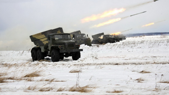 WarGonzo: Украина нацелила Смерчи на границу с Россией