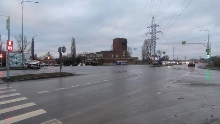 В Волгодонске при столкновении двух авто пострадали четыре человека