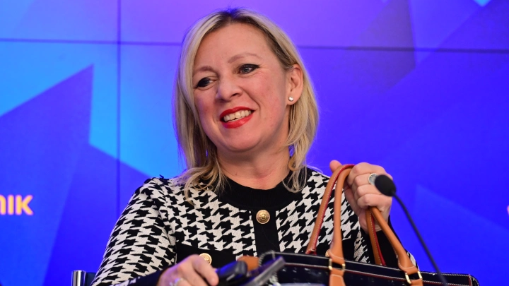 Мария Захарова: Зеленский требует у Мерца оружие и деньги за беженцев с Украины