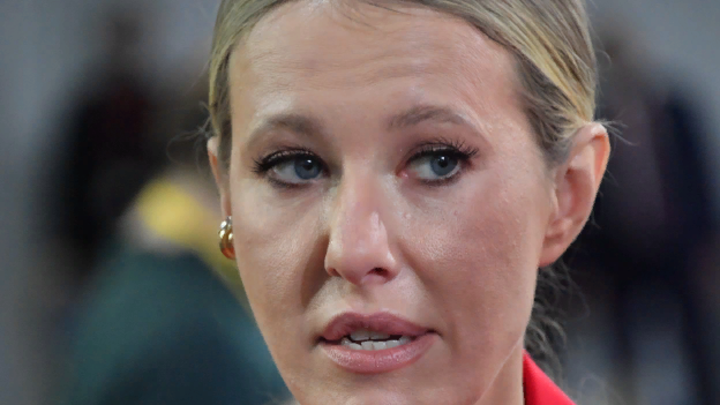 Совесть проснулась даже у Собчак. Критике подверглись все оппозиционные политики за рубежом