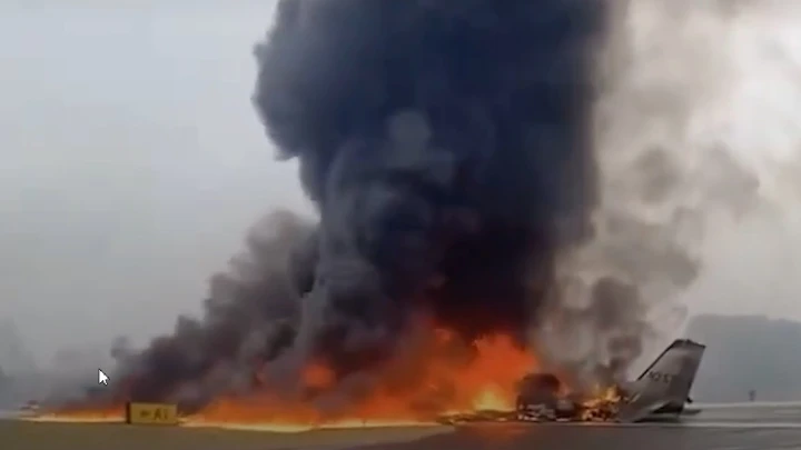 Бывший гонщик Биффл погиб с семьей в авиакатастрофе, место трагедии попало на видео