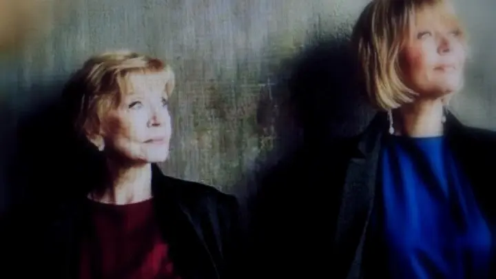 Поведение Меньшовой на прощании с мамой Алентовой удивило народ