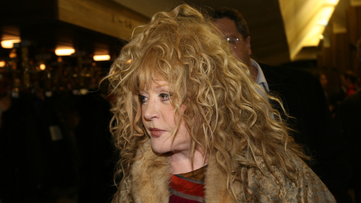 Потратилась на частный самолёт: Детали побега Пугачёвой из России