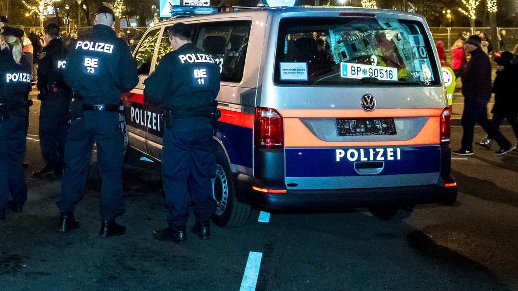 Свидетели нападения. Вена полиция. Террористические акты в Вене.