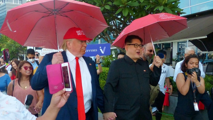 Шоу начинается: Ким и Трамп прибыли в Сингапур