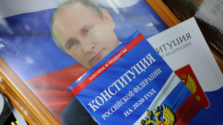 Привести к единому знаменателю: Писатель-фантаст Сергей Чекмаев о предложенных Константином Малофеевым поправках в Конституцию