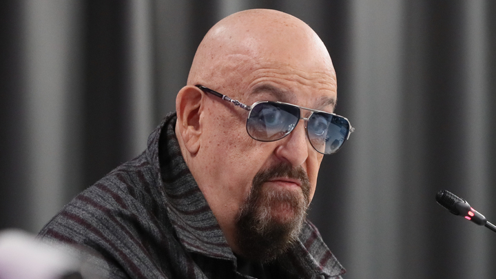 Шуфутинский сел в инвалидную коляску, сказав несколько тревожных слов о своём здоровье