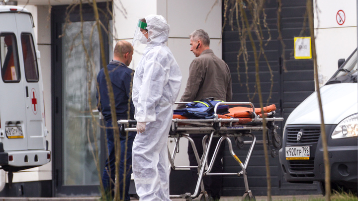 Тяжёлый COVID-19 выдают первые симптомы: Врачи назвали какие