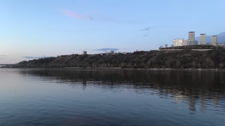 Уровень воды Волги в Нижнем Новгороде поднялся выше неблагоприятной отметки