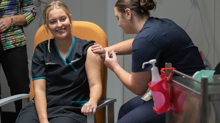 Четыре человека отправили столицу Австралии в недельный ковидный карантин