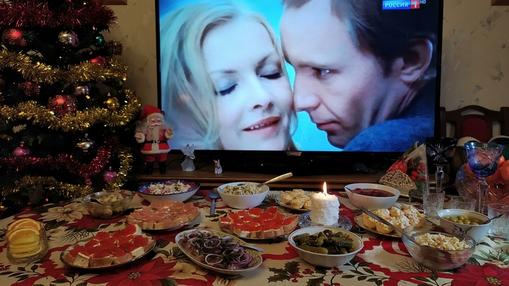 В новогоднюю ночь русские телеканалы откажутся от трансляции зарубежных фильмов
