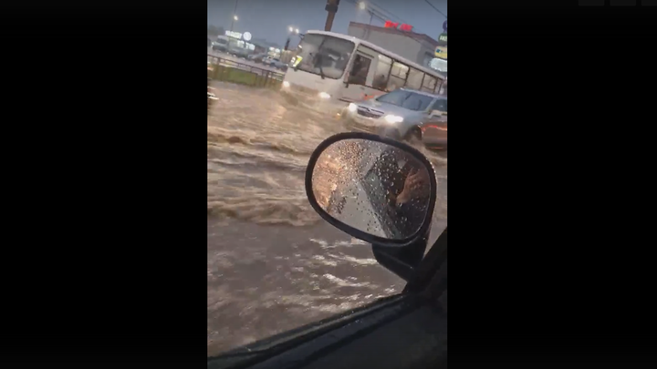 Русская Венеция в Иванове: водители оценили последствия ливня 25 мая, когда улицы ушли под воду