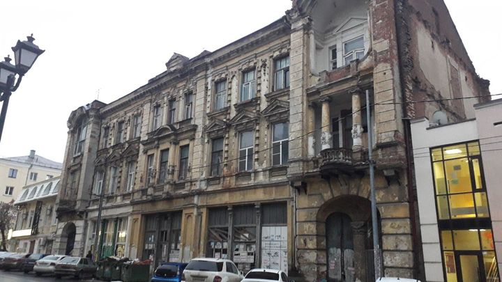 Старинные особняки в центре Ростова за сотни миллионов уводят у мэрии города из-под носа