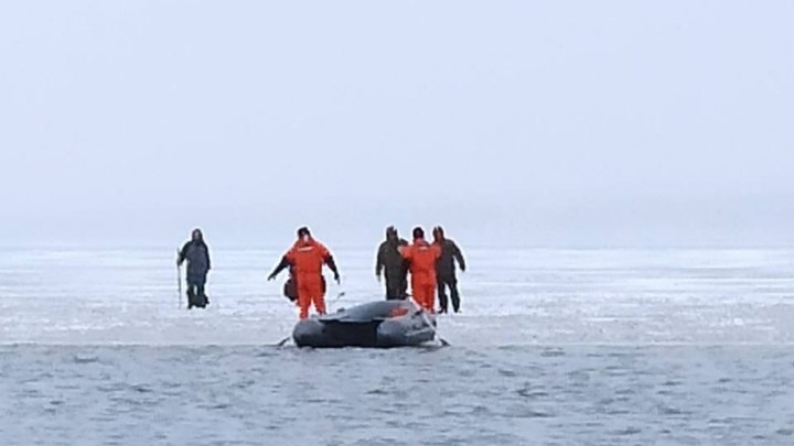 В Нижегородской области спасли с дрейфующих льдин 15 рыбаков