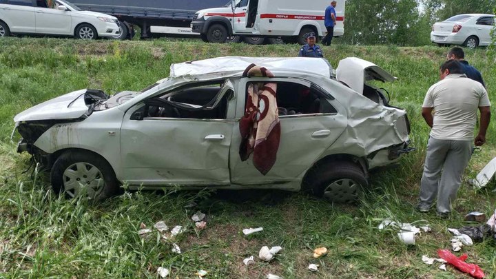 В Самарской области опрокинулась Chevrolet Cobalt. Пятеро пострадали