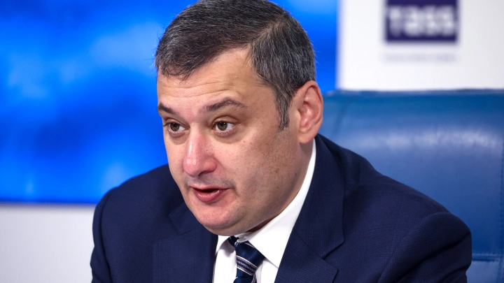 Продать почку: Хинштейн требует устранить последствия обрушения потолка в курской школе — любой ценой