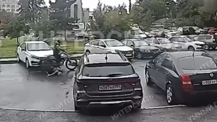 Питбайкер в Челябинске сбил ребёнка и скрылся