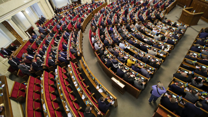 Главного ненавистника Киево-Печерской Лавры попытались спасти в Раде. Вышло смешно и стыдно